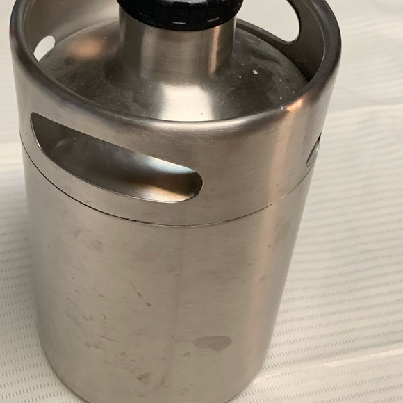 Mini Keg. Silver Eagle 2 Liter 64 Oz Stainless Steel. Twist off cap. - Picture 5 of 6